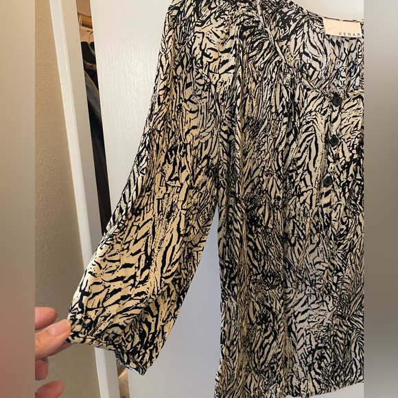 KENAR THREE FOURTHS SLEEVES 3 BUTTON FRONT WOMEN’S TOPS - Picture 2 of 6